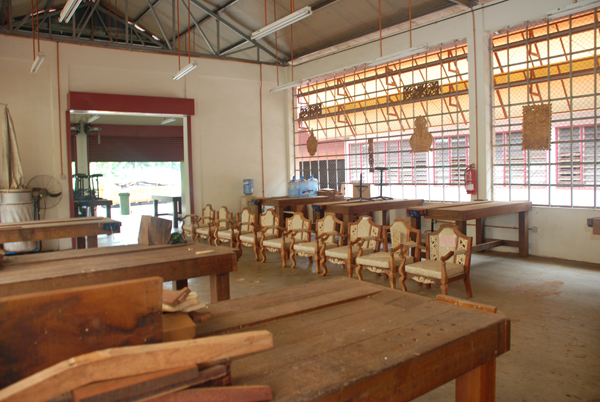 Image 4 Bengkel Pembuatan Perabot Ukir