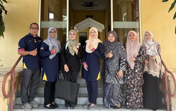 Lawatan Pensyarah Daripada Universiti Teknologi Mara (UITM) ke Institut Kraf Negara (IKN)